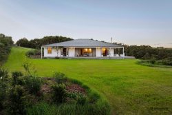 203 Cape Rodney Road, Leigh, Rodney, Auckland, 0985, New Zealand