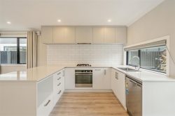 8 Desert Gold Lane, Wallaceville, Upper Hutt, Wellington, 5018, New Zealand