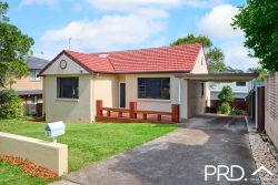 2 Drysdale Ave, Picnic Point NSW 2213, Australia