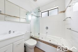 2 Drysdale Ave, Picnic Point NSW 2213, Australia