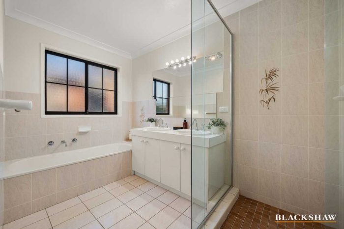 18 Ebenezer St, Bonython ACT 2905, Australia