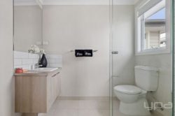 66 Fairmont Cr, Fraser Rise VIC 3336, Australia