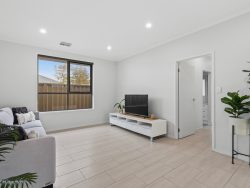 7 Fathom Cres, Seaford Meadows SA 5169, Australia