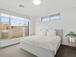 7 Fathom Cres, Seaford Meadows SA 5169, Australia