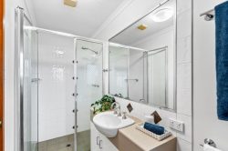 13 Dixon Ct, Beaconsfield QLD 4740, Australia