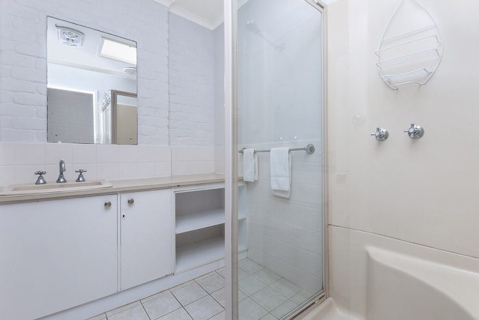 Unit 4/110 Griffiths St, Port Fairy VIC 3284, Australia