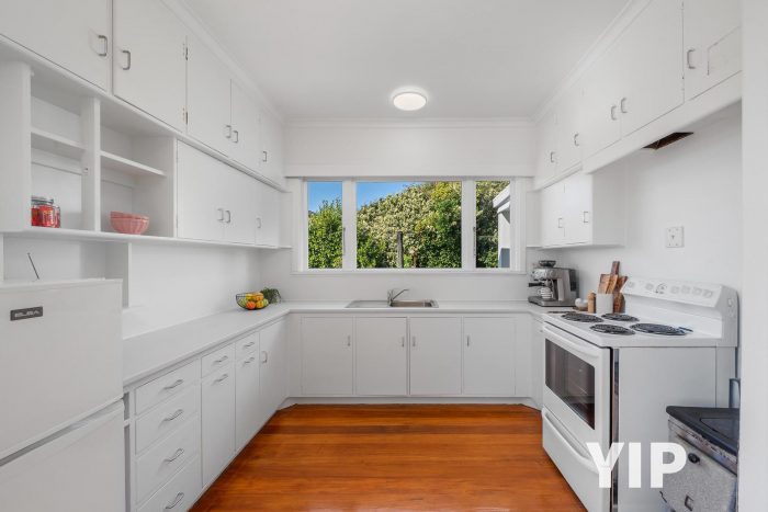 17 Hollies Crescent, Johnsonville, Wellington, 6037, New Zealand