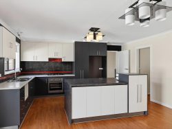 472-474 Raglan Parade, Warrnambool VIC 3280, Australia