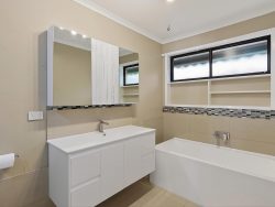 472-474 Raglan Parade, Warrnambool VIC 3280, Australia