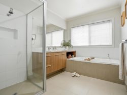 42 Cilmery Cres, Woodford VIC 3281, Australia