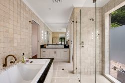 49 Waverley Ridge Rd, Crafers West SA 5152, Australia