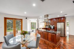 49 Waverley Ridge Rd, Crafers West SA 5152, Australia