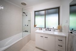 13 Lillee Ct, Currumbin Valley QLD 4223, Australia