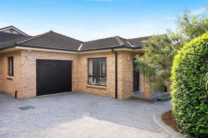 4A Berkeley St, Peakhurst Heights NSW 2210, Australia
