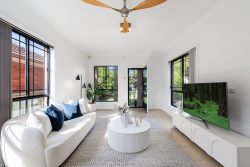 4A Berkeley St, Peakhurst Heights NSW 2210, Australia