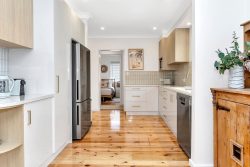 11 McRae Rd, Port Noarlunga South SA 5167, Australia