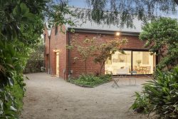 9 Meryl St, Armadale VIC 3143, Australia