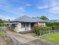 19 Norman St, Waratah West NSW 2298, Australia
