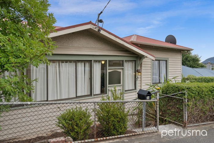 34 Oldham Ave, New Town TAS 7008, Australia