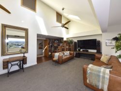 12 Overdale Drive, Cashmere, Christchurch City, Canterbury, 8022, New Zealand