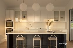 37 Brussels Ave, Morningside QLD 4170, Australia