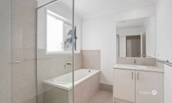 5 Nichols Rd, Kippa-Ring QLD 4021, Australia