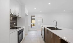 5 Nichols Rd, Kippa-Ring QLD 4021, Australia