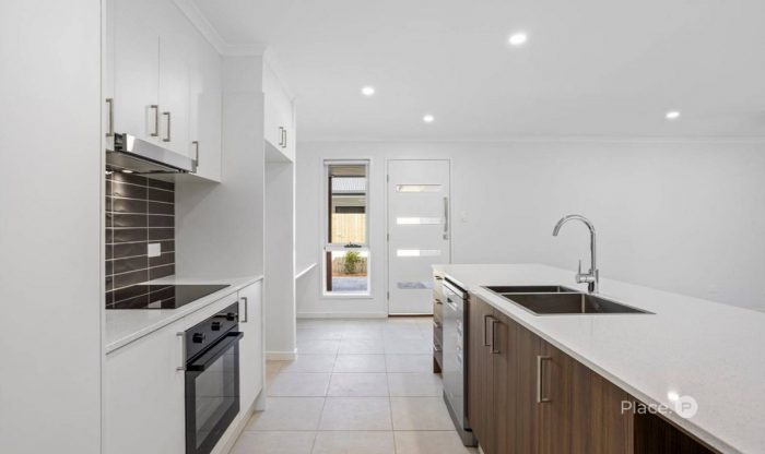 5 Nichols Rd, Kippa-Ring QLD 4021, Australia