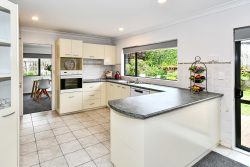 15 Rathmar Drive, Alfriston, Manukau City, Auckland, 2105, New Zealand