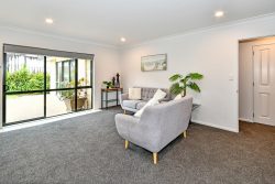 15 Rathmar Drive, Alfriston, Manukau City, Auckland, 2105, New Zealand