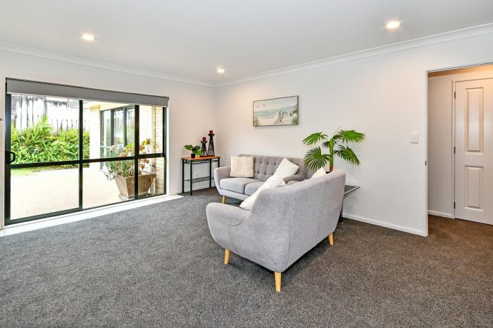 15 Rathmar Drive, Alfriston, Manukau City, Auckland, 2105, New Zealand