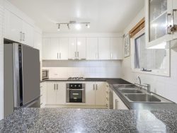 3 Reardon St, Port Fairy VIC 3284, Australia