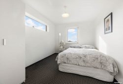 61 Roberta Crescent, Orewa, Rodney, Auckland, 0931, New Zealand