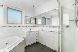 10 Sanddune Ct, Lauderdale TAS 7021, Australia
