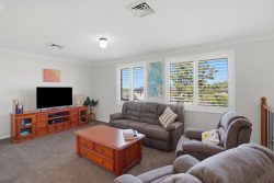 18 Stirling Cres, Fletcher NSW 2287, Australia