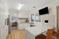 18 Stirling Cres, Fletcher NSW 2287, Australia