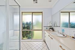 1 Thomas Hales Pl, Gordon ACT 2906, Australia