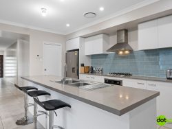 3 Tulip Way, Hamlyn Terrace NSW 2259, Australia