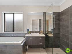 3 Tulip Way, Hamlyn Terrace NSW 2259, Australia