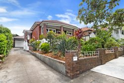 34 Undine St, Russell Lea NSW 2046, Australia