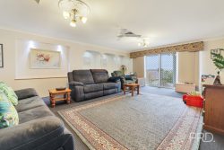 15A Bandalong St, Hillvue NSW 2340, Australia
