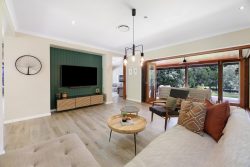 55A Coorabin Ct, Tallebudgera QLD 4228, Australia