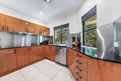 26/25 Abell Rd, Cannonvale QLD 4802, Australia