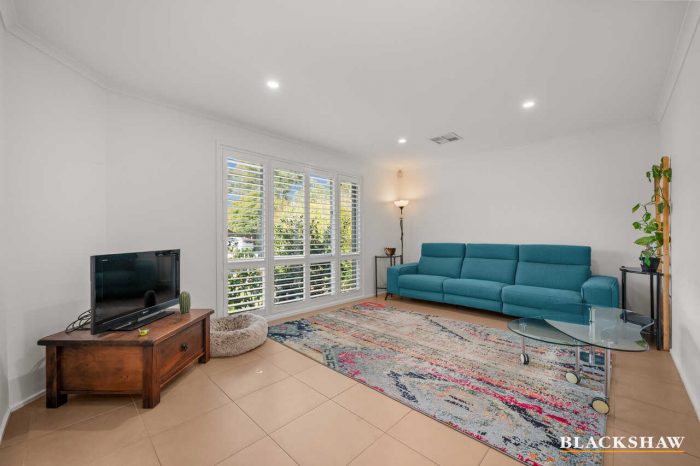 4 Alford Pl, Bonython ACT 2905, Australia
