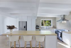 53 Carolina Park Rd, Avoca Beach NSW 2251, Australia
