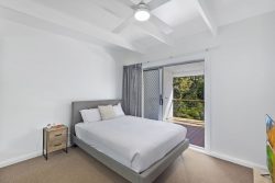53 Carolina Park Rd, Avoca Beach NSW 2251, Australia