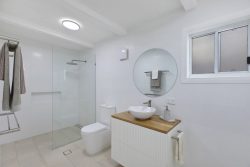 53 Carolina Park Rd, Avoca Beach NSW 2251, Australia