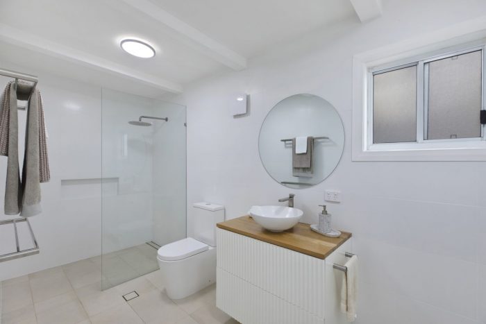 53 Carolina Park Rd, Avoca Beach NSW 2251, Australia