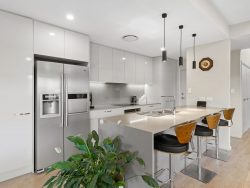 5 Bathers Wy, Morisset Park NSW 2264, Australia
