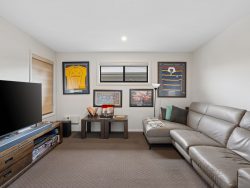 5 Bathers Wy, Morisset Park NSW 2264, Australia
